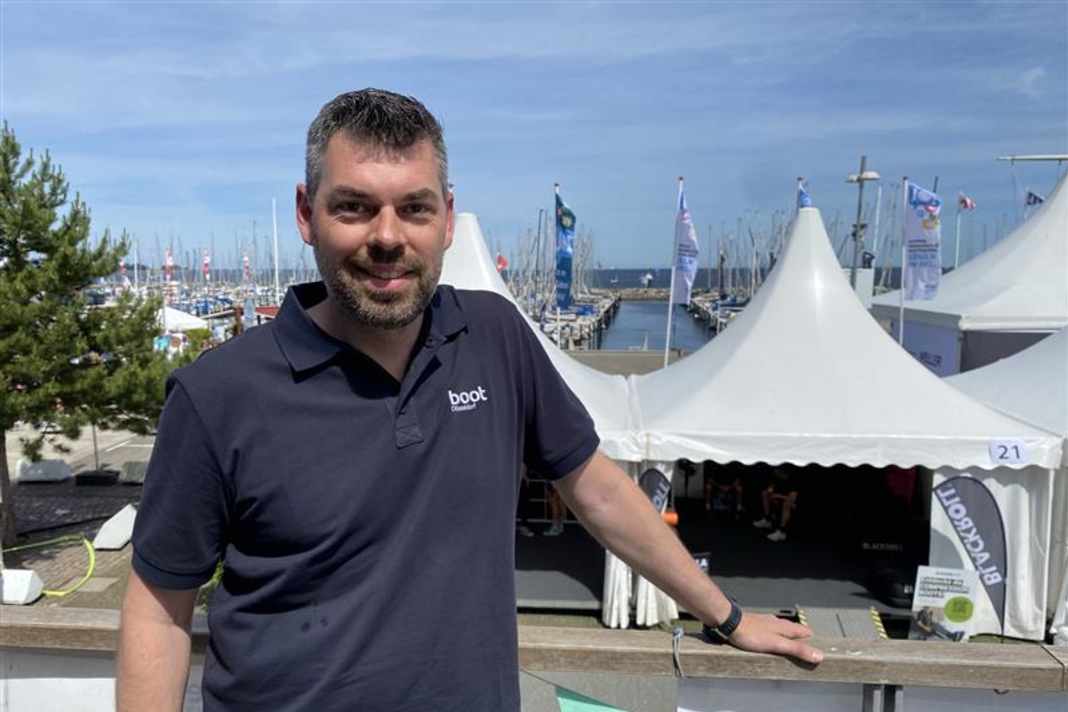 Il meteorologo di Wetterwelt Sebastian Wache fornisce consulenza alla direzione di gara della Kieler Woche e sa su quale percorso soffia il vento migliore.