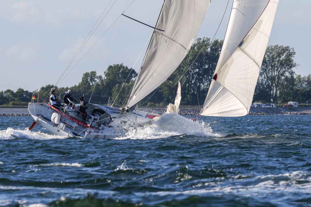 The crew of the Hamburg-based "Red" put the pedal to the metal after the start of the Silver Ribbon of Kiel Week