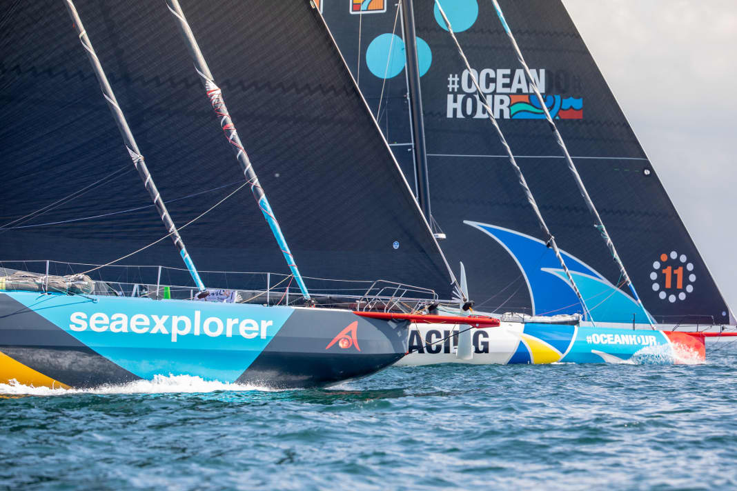 Kopf an Kopf: 11th Hour Racing Team und Team Malizia beim Défi Azimut im September 2022. Wir zeigen alle Imoca-Teams und ihre Boote für The Ocean Race in dieser Galerie!
