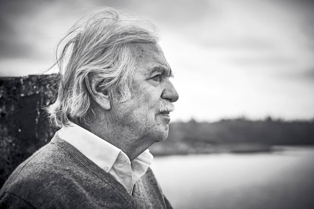  Il n'aime pas parler des raisons de l'abandon de la voile. Il préfère de loin, à 82 ans, parler du passé