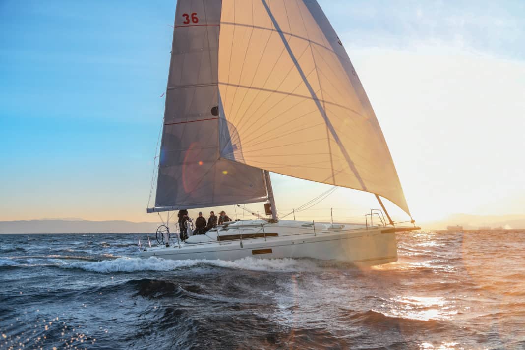 The spacious eleven-metre yacht displaces only 4.8 tonnes and lifts its bow in 15 knots of wind