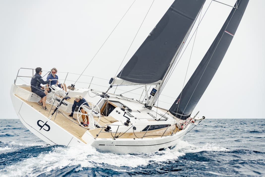 Exciting design language. Wide rear, flat frame, wide overhangs. Typical Polli