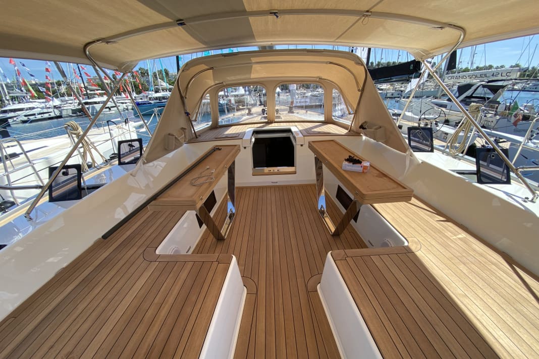 The Mini-Maxi offers plenty of everything. Dining in the huge cockpit at the front, lounging in the centre, sailing aft