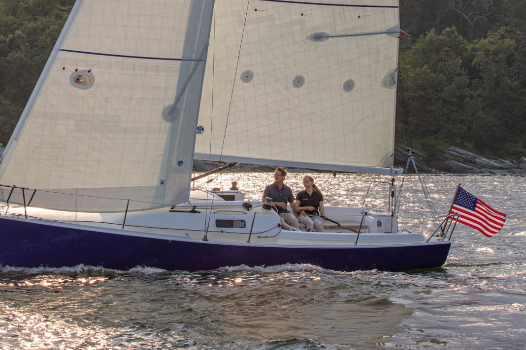 Attractive lines and visibly high performance potential. The picture comes from the shipyard in the USA