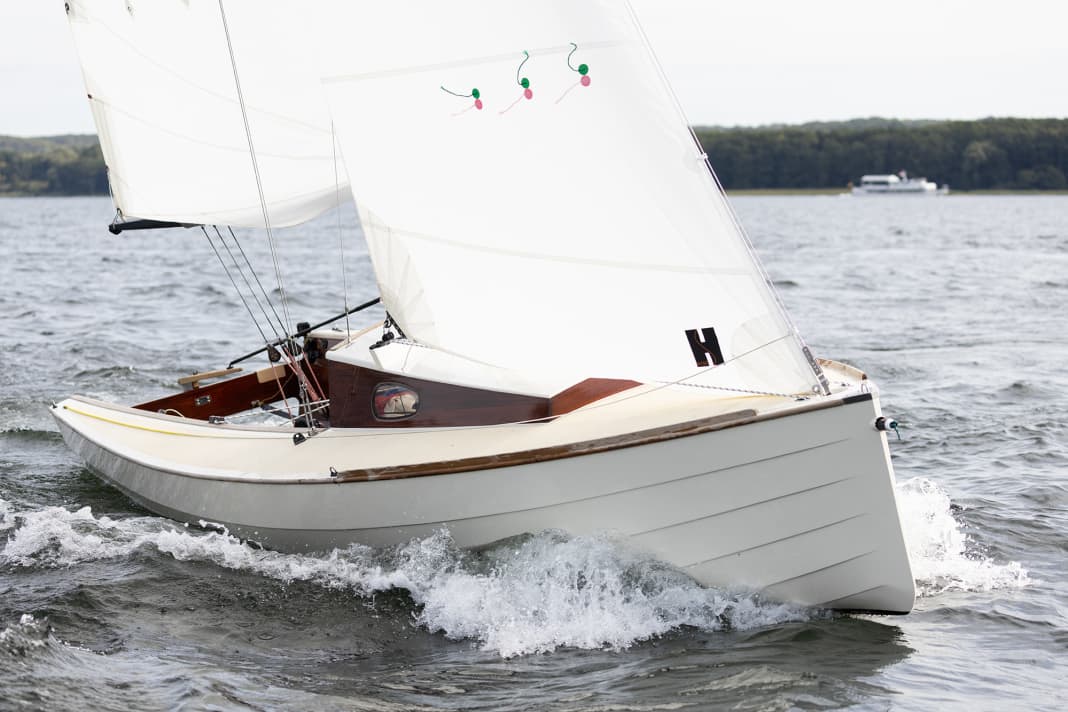 Si adatta: Il salto positivo del ponte e le passerelle in legno si armonizzano tra loro