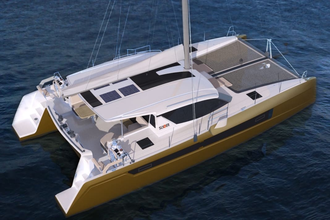 Slyder 49: In the sporty performance version, the steering positions are mounted aft on the hulls
