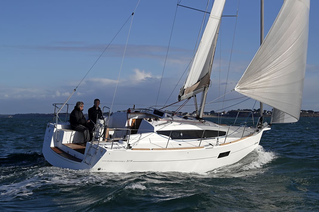 Sun Odyssey 319. Optisch zweifelsfrei als echte Jeanneau zu erkennen