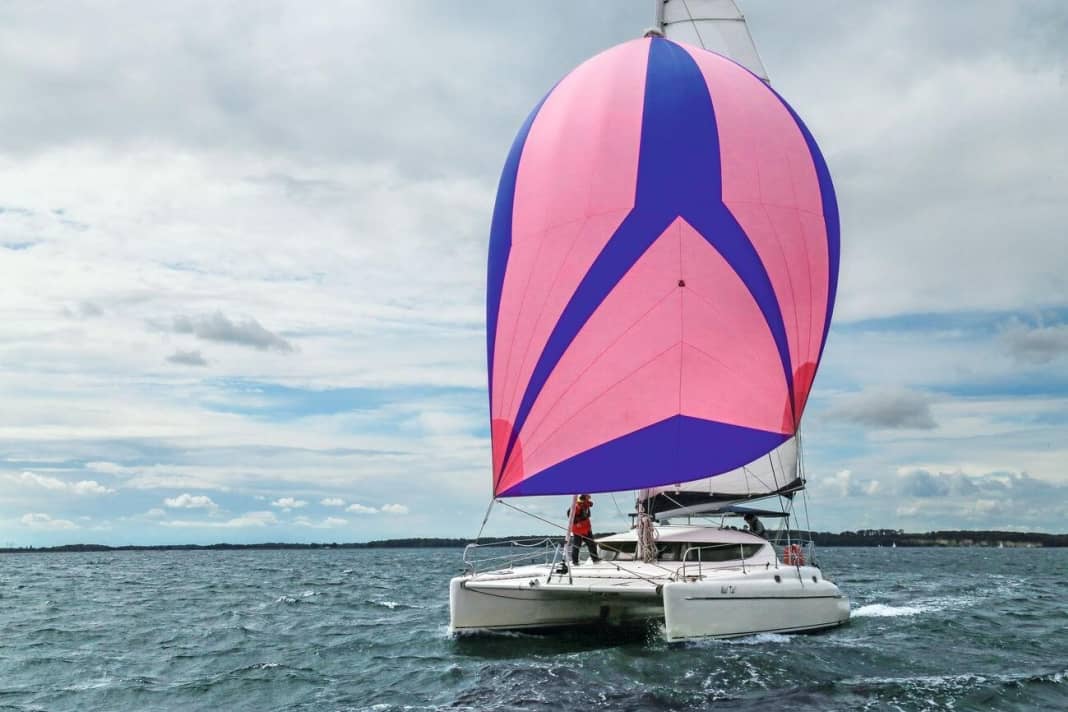 Der Athena 38 segelt recht flott und hat auch eine gute Länge, die in der Großserie nur noch selten angeboten wird