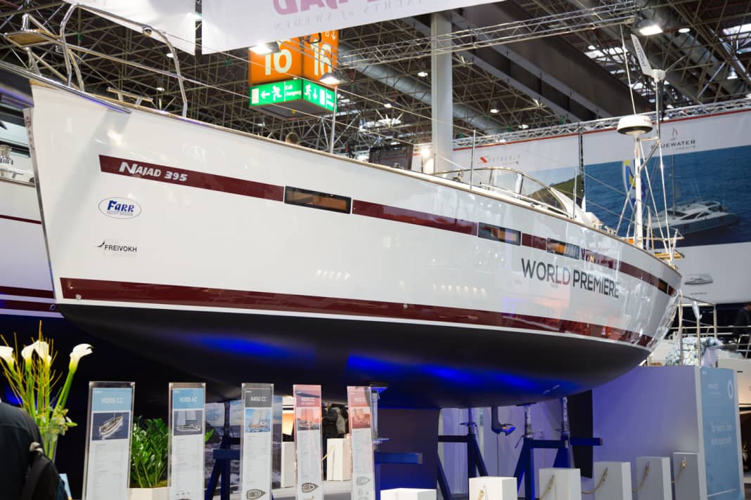 Plenty of freeboard. The hull of the Najad 395 is very voluminous