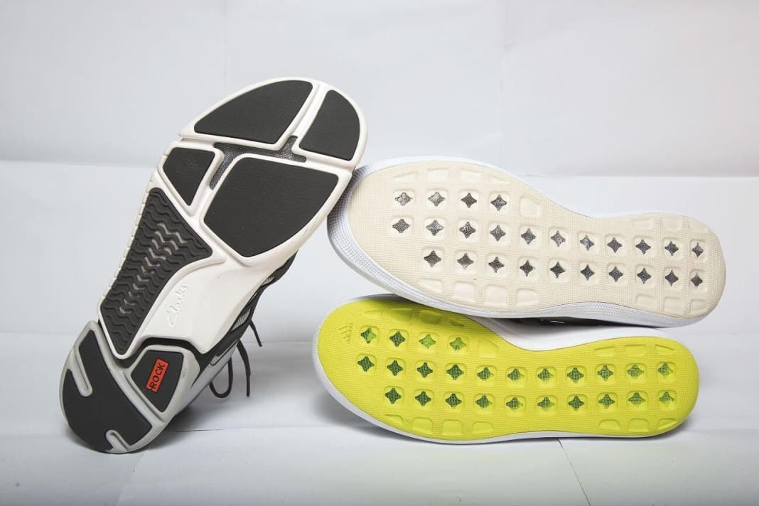 Comfort feature: If the insole is well moulded, it offers the foot more support. If it is removable, it dries more quickly if the shoes get wet