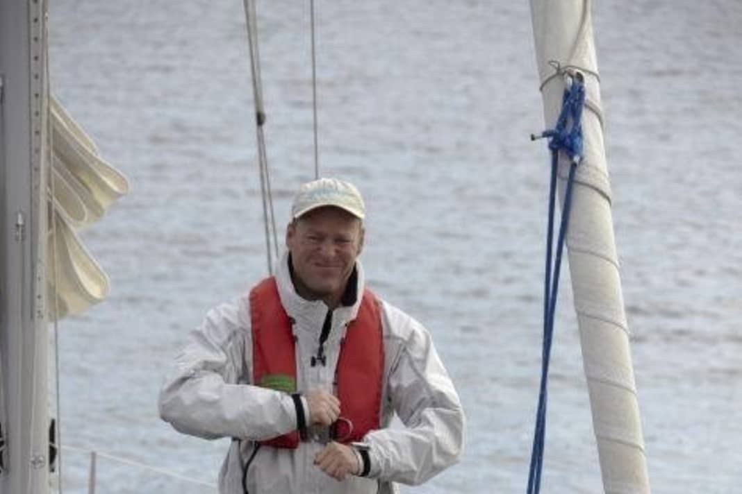 L'estensione a scatti dei gomiti con le braccia piegate segnala al trattore di rilasciare la gomena.