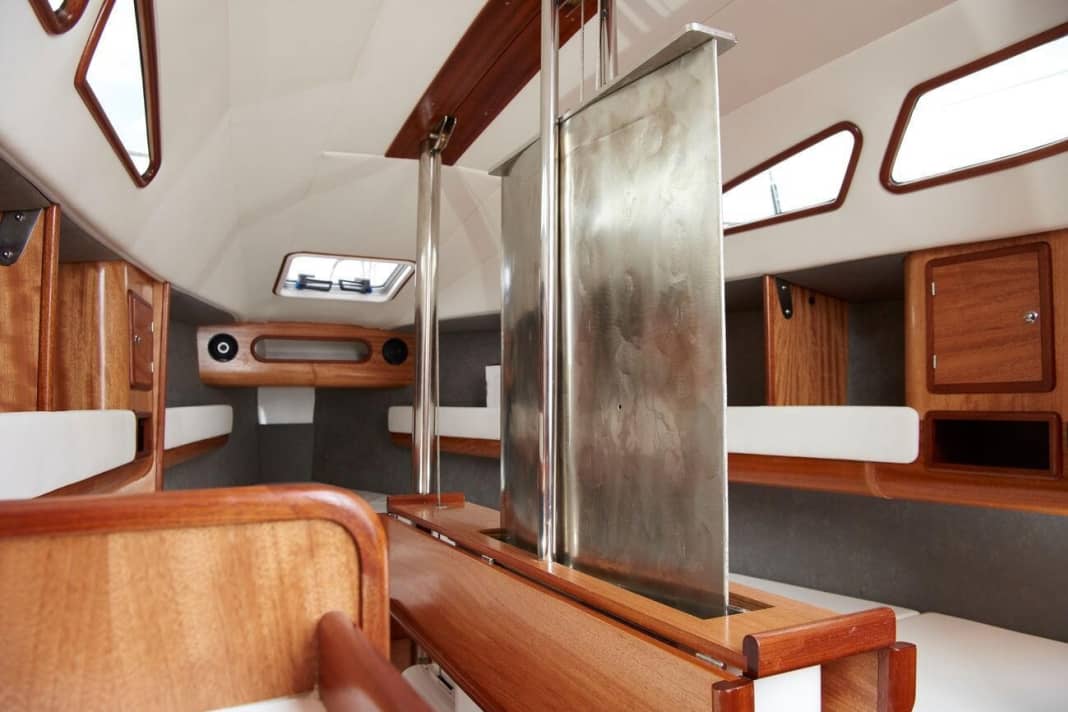 The draft of the Storm 26 can be reduced from 175 to 46 centimetres. The lifting keel is made of stainless steel