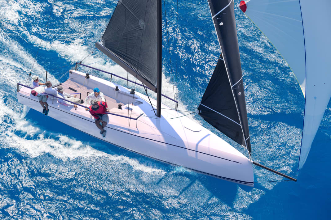 Riesiges Cockpit und dennoch mit kleiner Crew beherrschbar