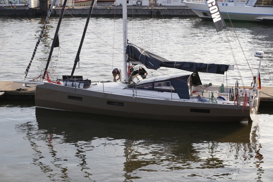 Le nouveau Bente 39 a les mêmes caractéristiques chinoises que son petit prédécesseur. La coque semble toutefois moins haute par rapport à la longueur du bateau.