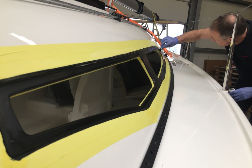 Cleanly masked and cleaned: The new adhesive flange is primed