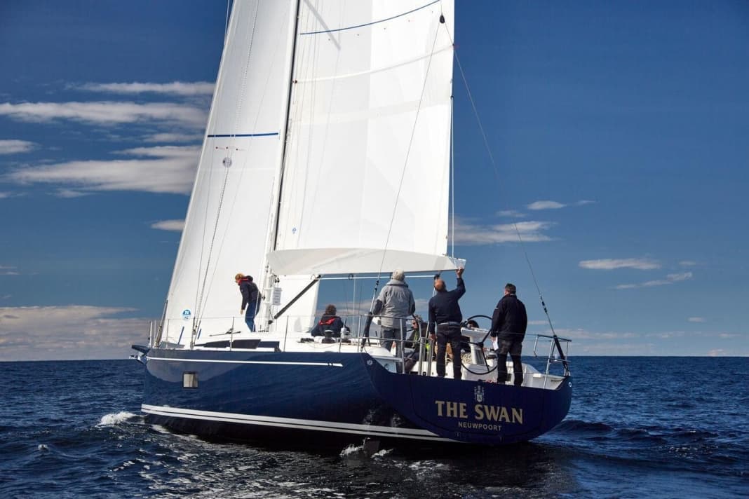 Almost timeless and harmonious lines characterise the new smallest driving swan.