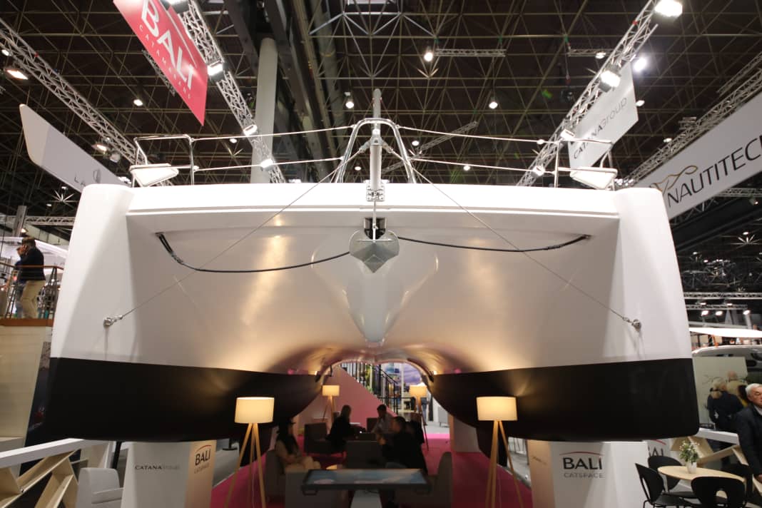 The two clearly flattened bow sections