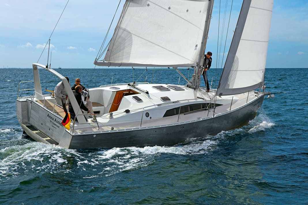 Swivelling keel from Germany