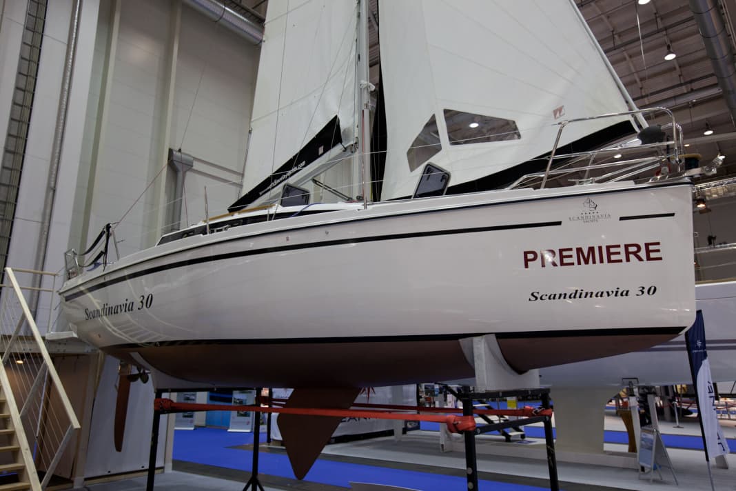 Mit Schwenkkiel geht die Yacht nur 46 Zentimeter tief