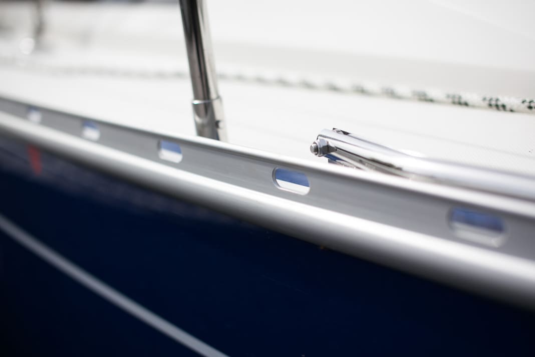 Long missing: an aluminium railing strip
