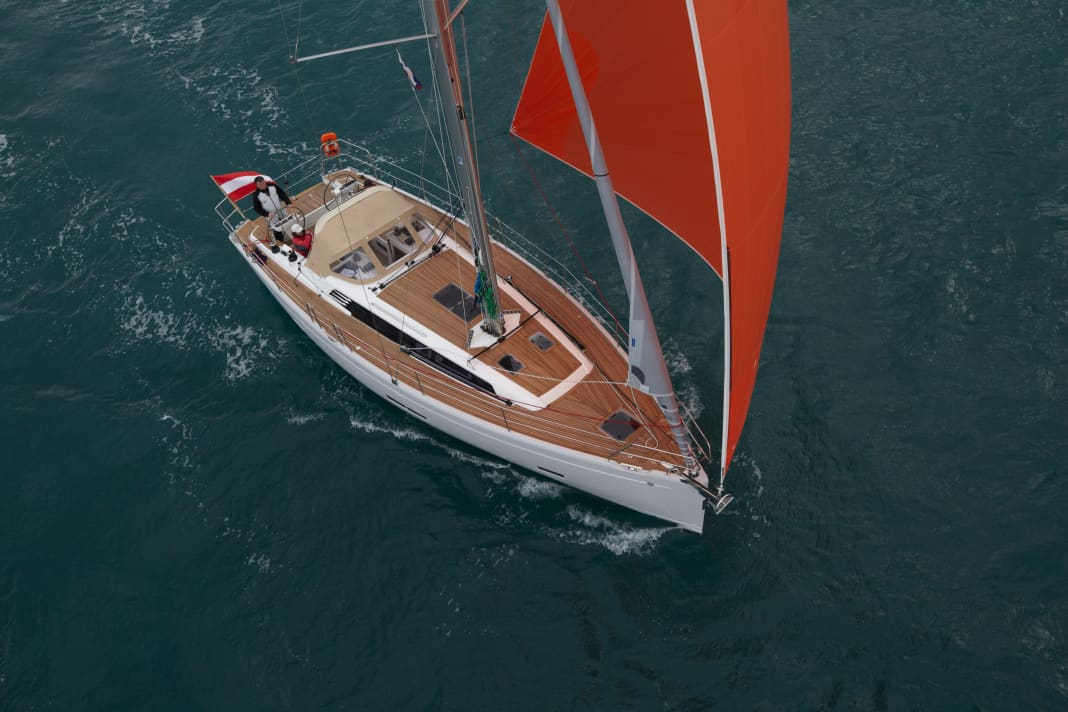 A good figure: the stern is slightly tapered, the lines are balanced, the deck areas are large