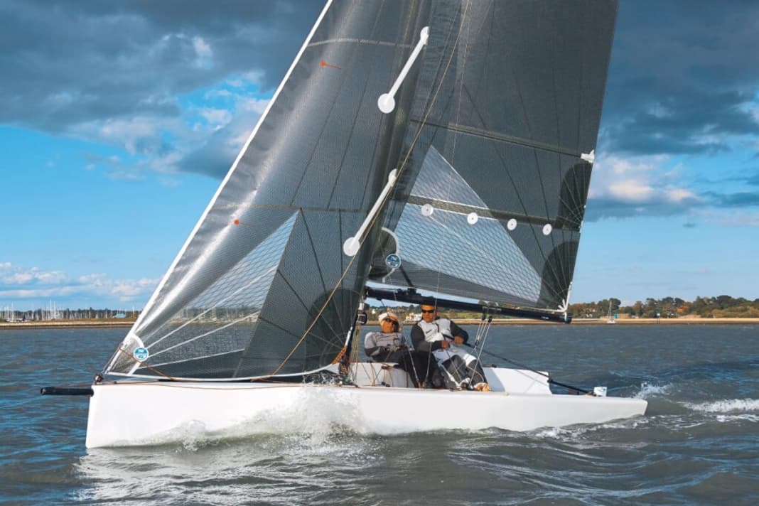 Caisse cool, formes chaudes. Même s'il est petit, le bateau de sport à quille inclinable SK2 attire tous les regards.
