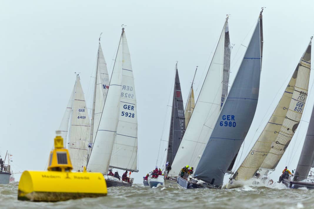 Start im Nieselregen vor Cuxhaven
