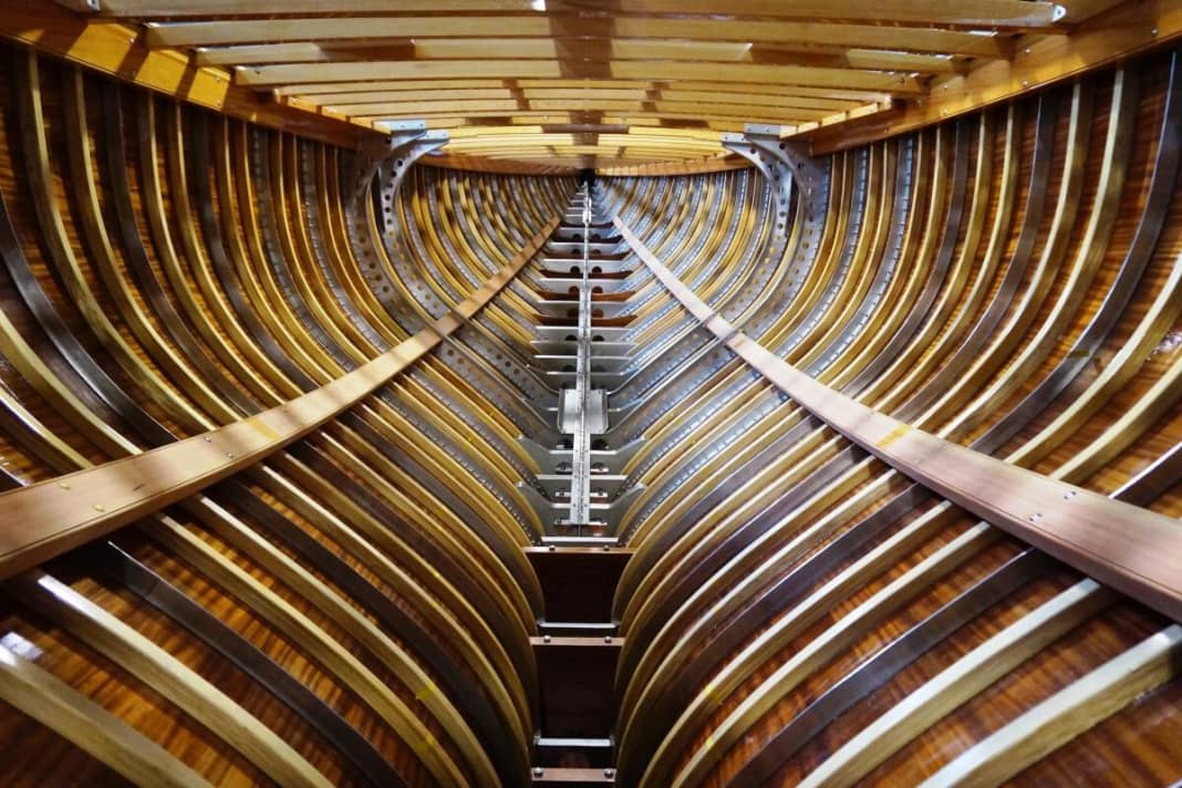 L'ossature de la membrure en niro et en bois. Le dernier dessin du 12mR par Johan Anker date de 1939.