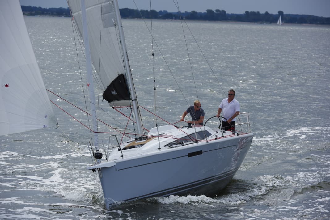 Die Dehler 34 mit der optionalen Gennakernase