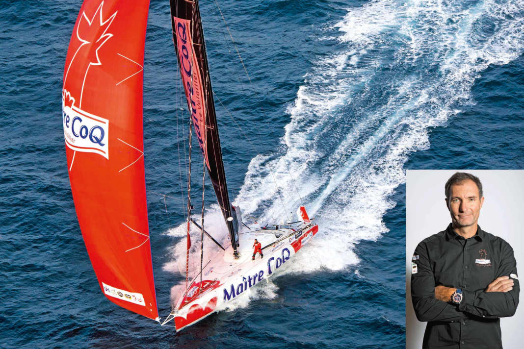 "Maitre Coq" / Jérémie Beyou / Le Maître Coq  Der Franzose, 40, segelt den einzigen älteren Open 60 (Baujahr 2010), mit nachgerüsteten Foils. Die einstige "Banque Populaire" von Armel Le Cléac’h siegte beim Trans­atlanik-Rennen New York–Vendée und zeigte überraschend guten Speed. Beyou ist dreimaliger Figaro-Sieger und gilt als sehr fähiger, ehrgeiziger, schneller Skipper. Könnte für eine Überraschung gut sein.