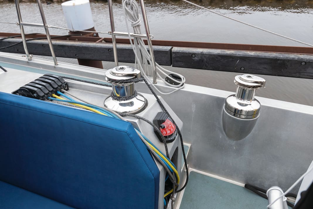 The winches are easy to operate in the cockpit