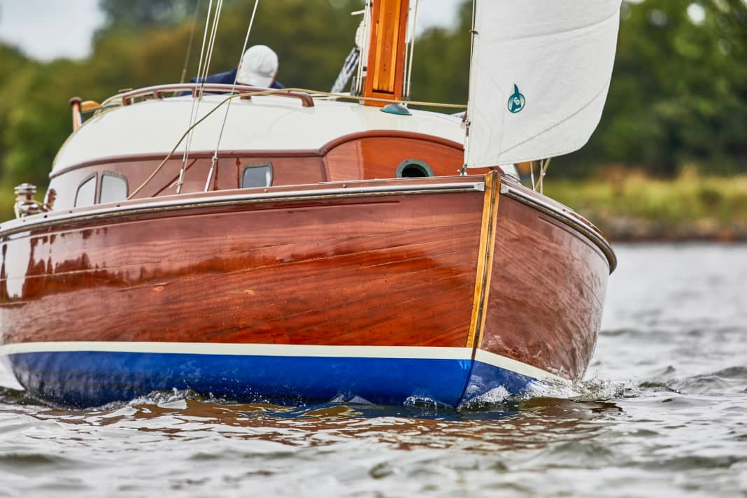 More freeboard, more superstructure: The Spatz is trimmed for comfort ...