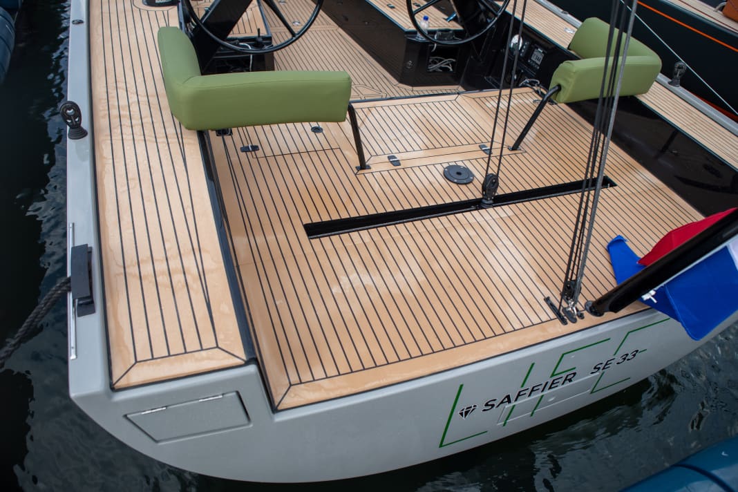 That's what it's all about: the Saffier Se 33 Life. A brand new ship with a pleasingly wide arse. Why pleasing?