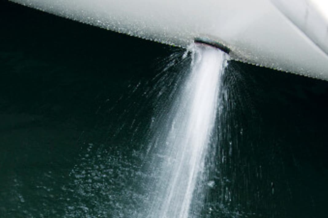 1a fase di riscaldamento Più l'olio è caldo, più è fluido e più è facile da pompare. Pertanto, prima di sostituire l'olio, è necessario riscaldare la macchina