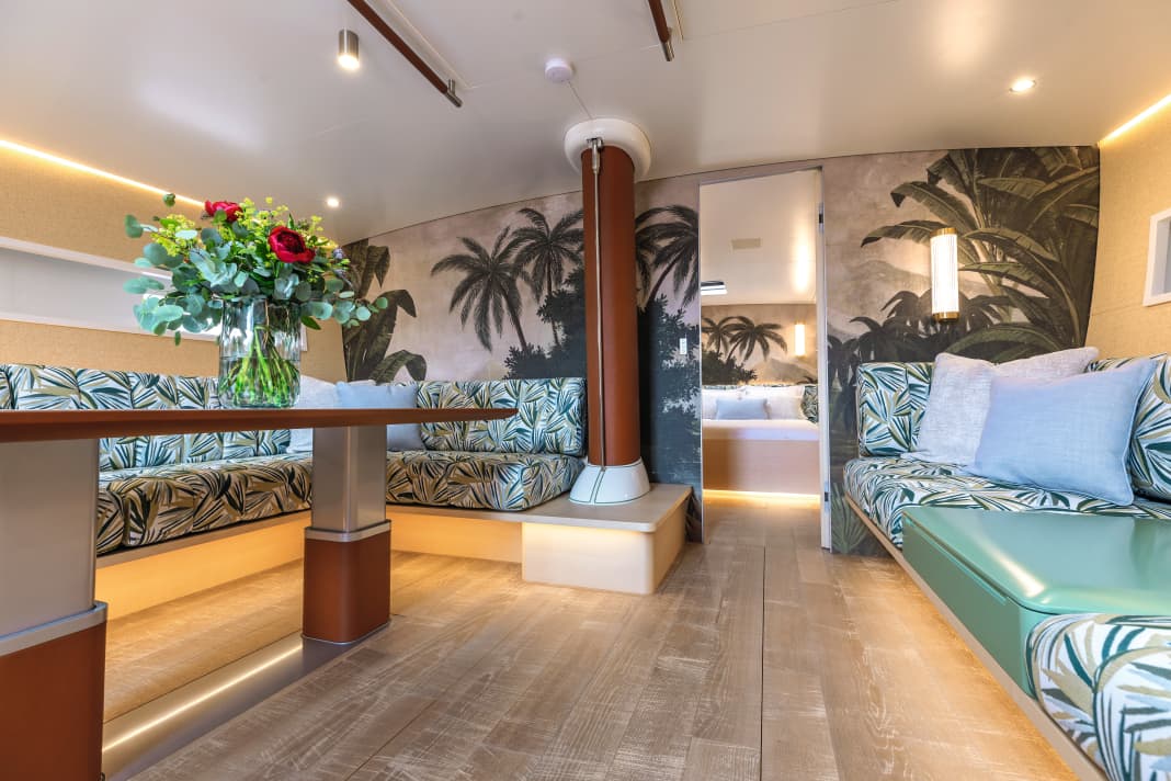 Baltic 68 "Pink Gin Verde": carta da parati per porte con motivo floreale