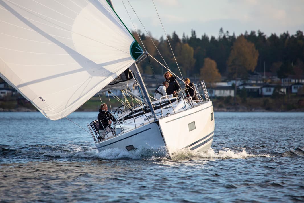 Even though the shipyard was sailing with four men, the Linjett is actually optimised for small crews or single-handed sailing