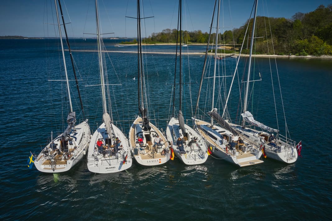 Un tema, sei interpretazioni diverse. La vista della flotta nella confezione illustra le differenze. Da sinistra: Arcona 385, Beneteau First 36, X 4.0, J 112 E, Dehler 38 SQ, Faurby 370