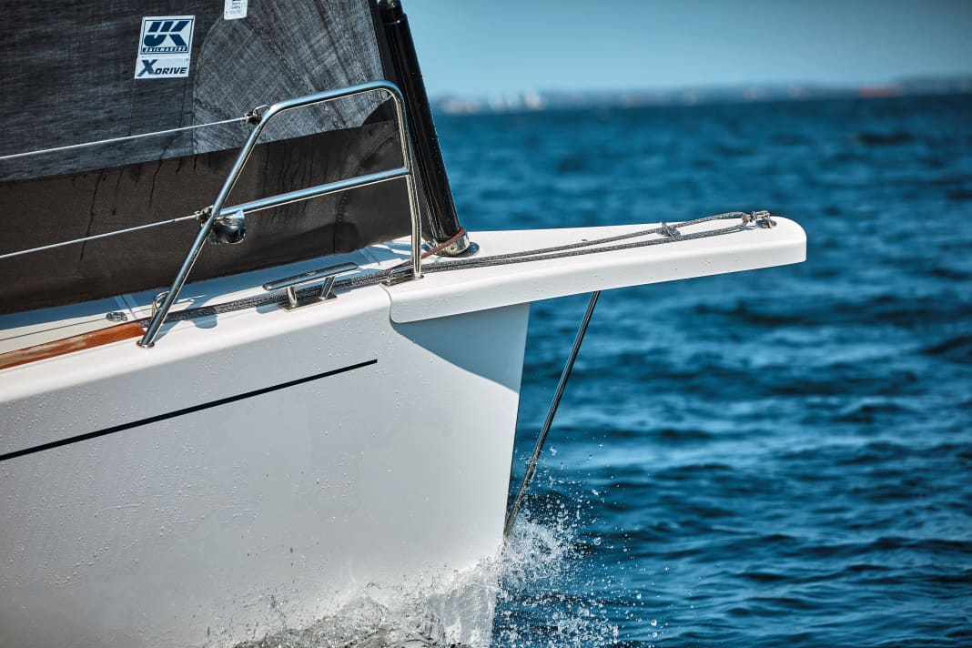 Arcona 385 The wide bow extension is made of carbon fibre and firmly attached to the hull