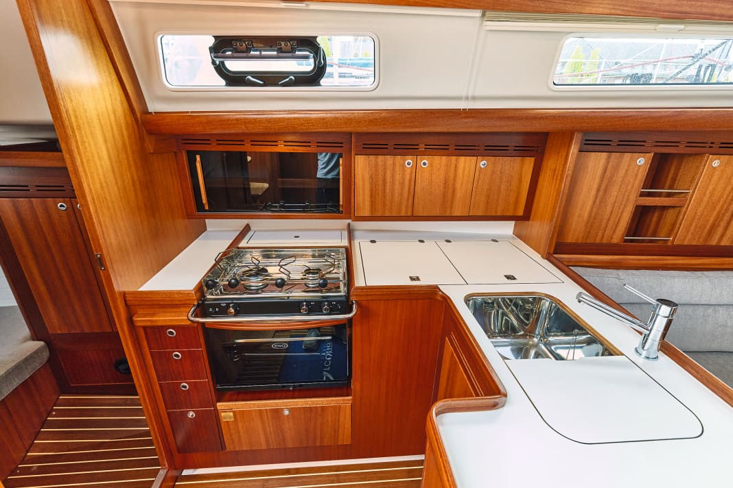 Arcona 385     Mehr Platz, größere Arbeitsflächen, bessere Stauräume. Top-Küche auf der Schwedin