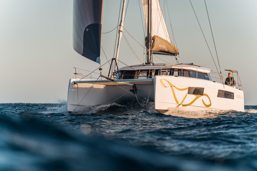 Secondo il cantiere navale, il nuovo Nautitech è "un gatto fatto dai marinai per i marinai". In altre parole...