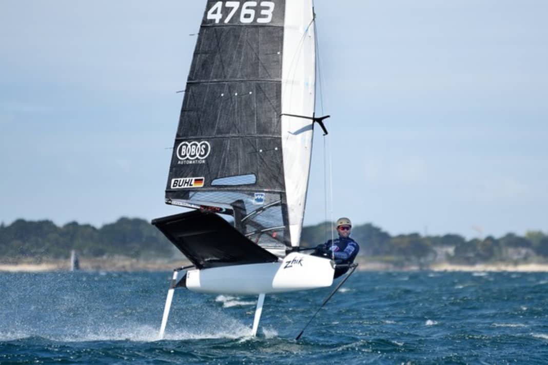 Test flight of a Tyra-Ply sail on Motte by Philipp Buhl