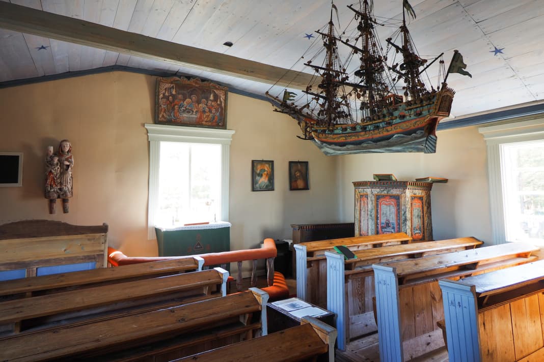 Jurmo: The island has its very own, sparse charm. There is a small shop, a seafaring church and, of course, a sauna with a sea view. It's usually very busy here in summer