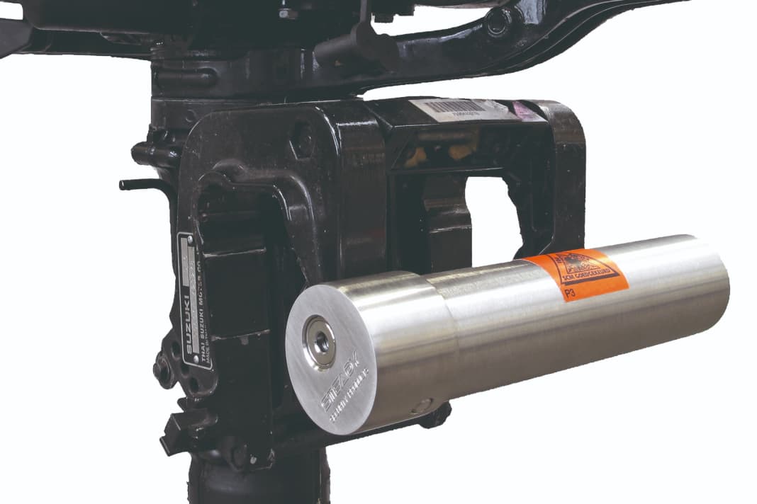 Theft protection Locks for outboard motors put to the test YACHT