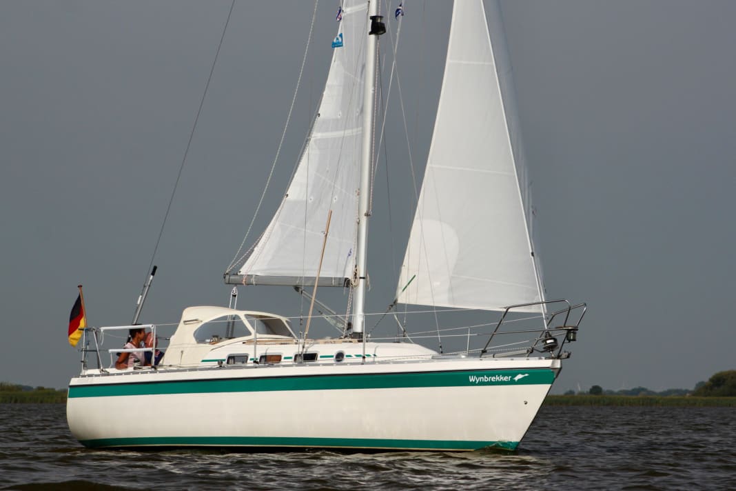 GRP classic from Holland: The second-largest Friendship with its timeless lines and very high distribution is a long seller on the used boat market