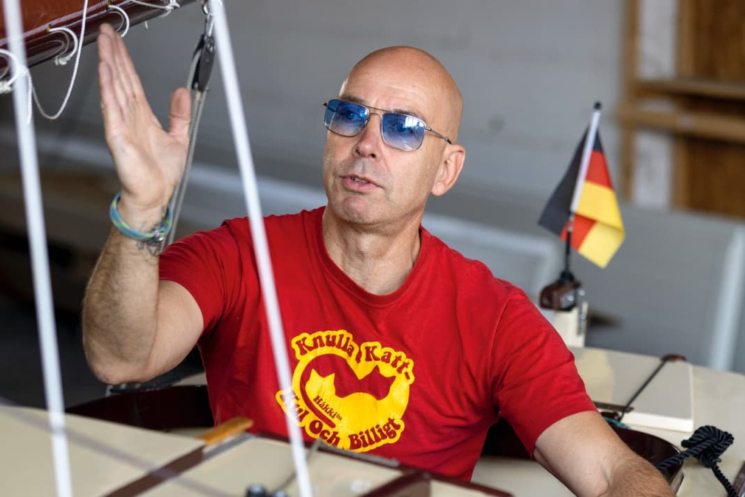 Thorsten Bender in seinem Pocket-Cruiser "48 Crash"