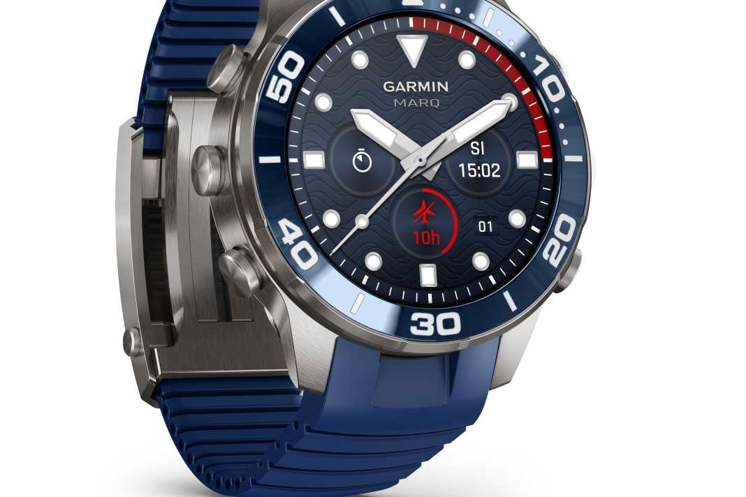 La Marq Diver ressemble à une montre de plongée mécanique, mais c'est une montre connectée à part entière dotée de fonctions de voile, de fitness et d'appel d'urgence.