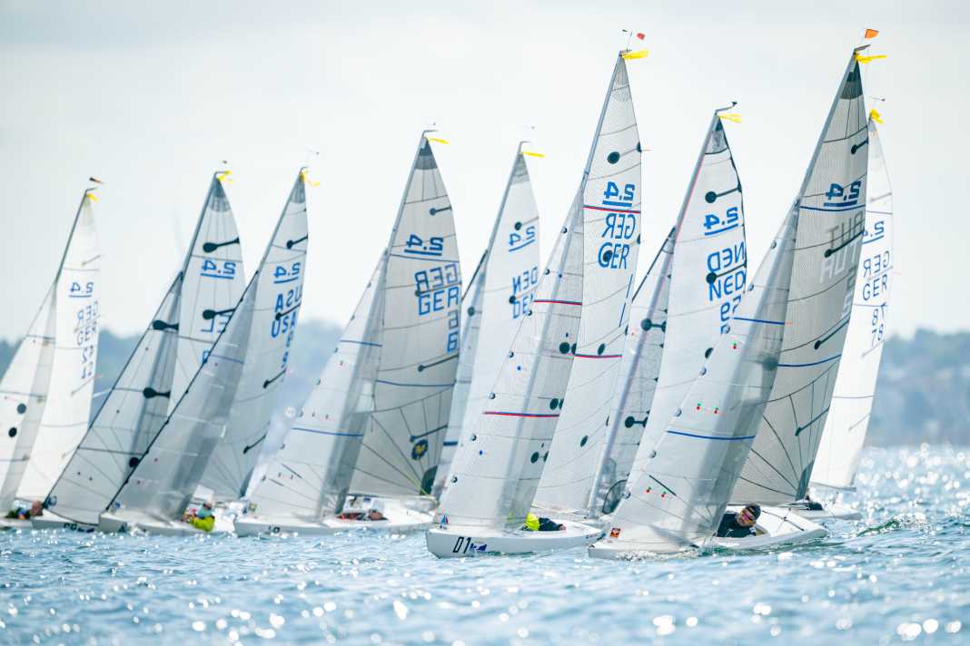 Nonostante le condizioni di vento leggero, sono state portate a termine con successo nove regate del Campionato del Mondo Inclusive 2.4 mR.