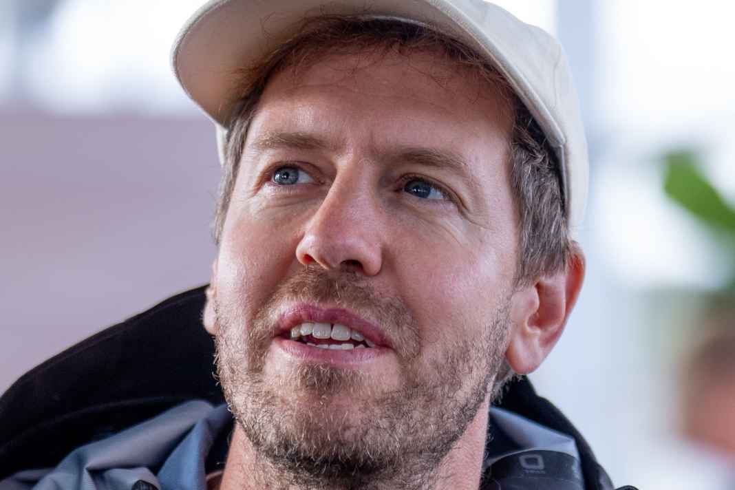 À Sassnitz, Sebastian Vettel suit les courses de son équipe Germany SailGP.