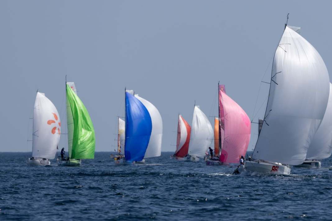 Die Flotte beim Start ins Mini Atlantique 2026.