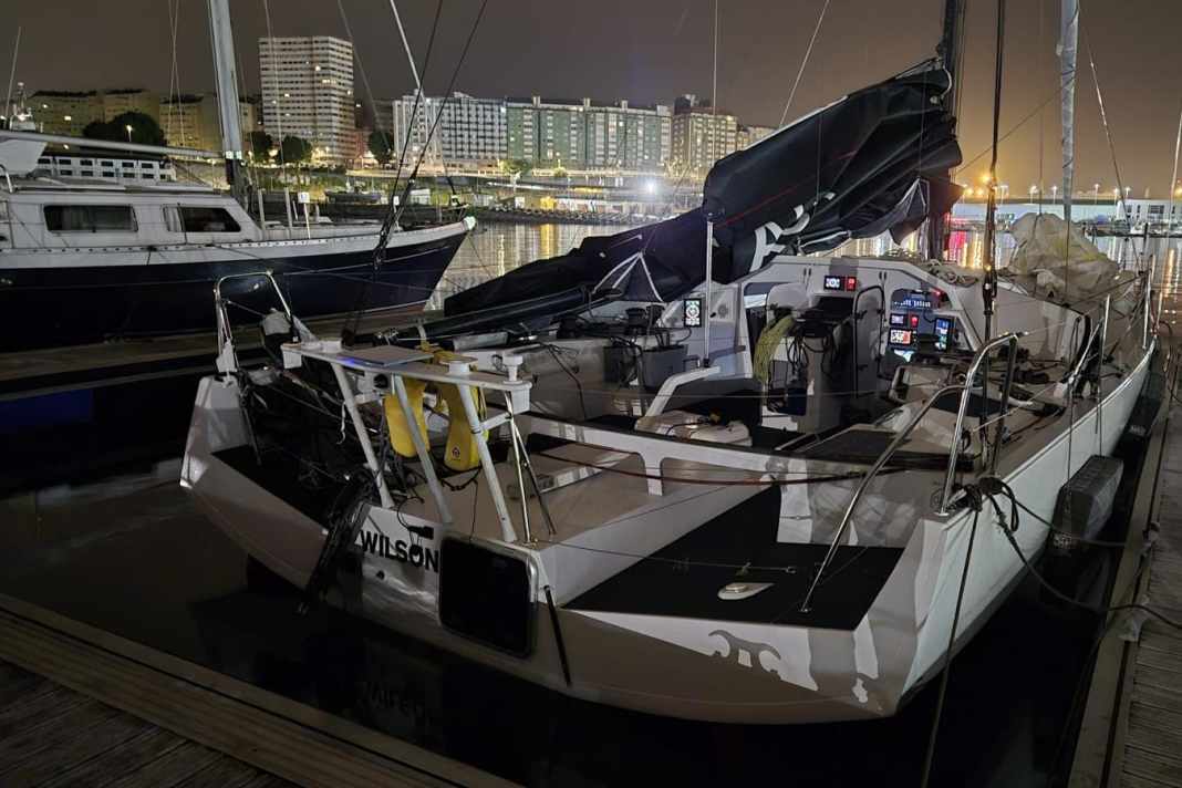 Safe at last. As their Class40 lies at the dock in A Coruña, the tension of three and a half days of worry and anxiety falls away from the "Wilson" crew. The boat is fresh from a complete refit, during which all the keel bolts were replaced - except for the two that broke.